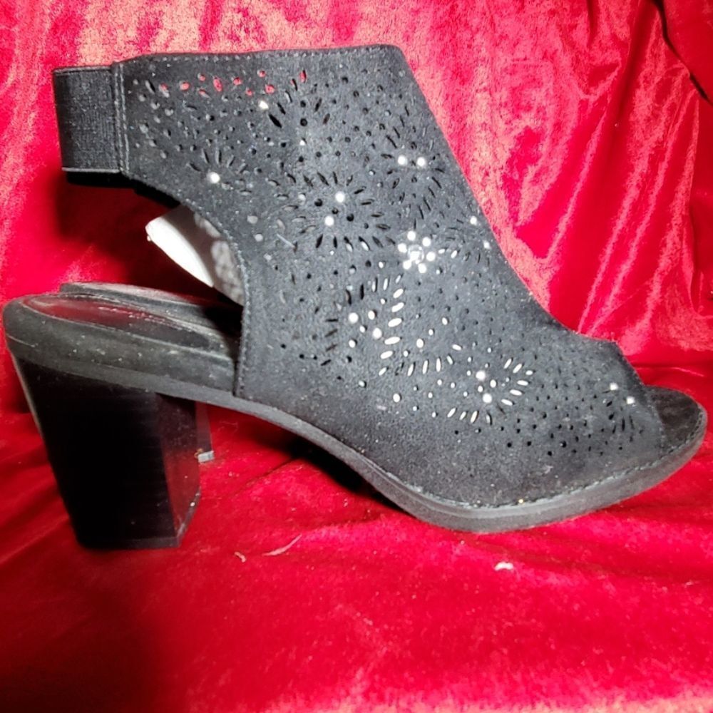 NWOT Peep Toe Slingback bootie